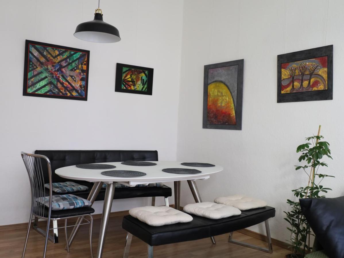 Ferienwohnungen In Der Kunstgalerie Charlie Und Jenny Chemnitz Exteriör bild